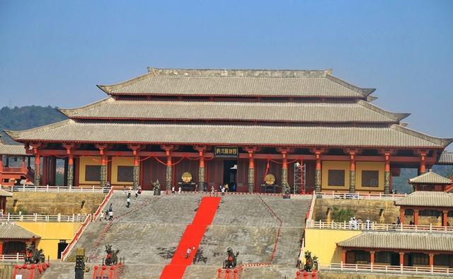 为《荆轲刺秦王》而建的宫殿,拍过500多部影片,门票160元