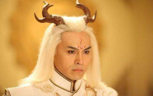 西游记后传,九头虫为何连小白龙都打不过?无天少给他一样东西