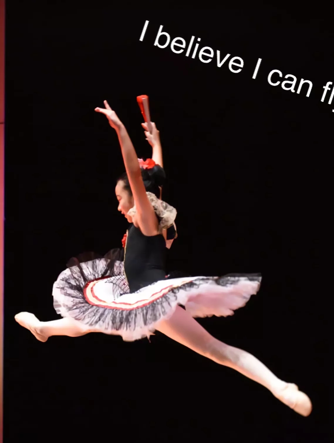 吴尊女儿梦想成为芭蕾舞演员,当她劈腿跳的那一刻,全网都懵了!