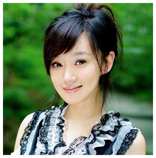 曾和胡歌同居2年,被胡妈赶走后皈依佛门,今41岁少女感十足