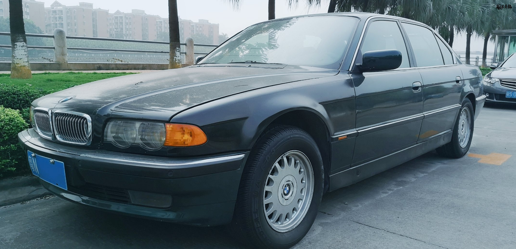 经典老车第三代宝马7系e3819942001