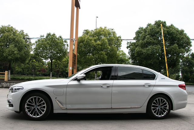 新款宝马5系轮毂改电镀黑色 改变不止是改变