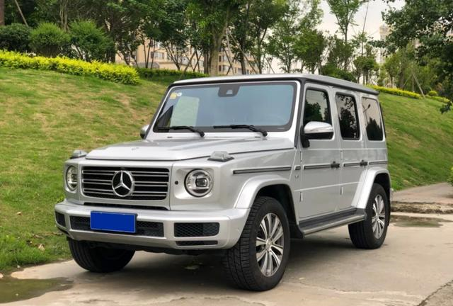 同样,大g也没有x5宽,没有卡宴宽,没有途锐宽,它只跟汉兰达差不多宽,大