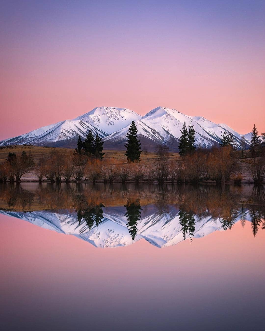 摄影欣赏自然风光与水面的倒影形成了水天一色的绝世美景