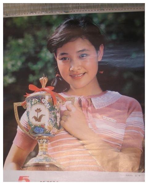 女明星拍过的挂历,你知道谁是挂历女王吗?