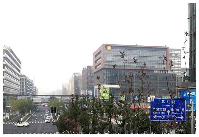 上海市闵行区的两个名副其实的购物中心：虹桥天地、虹桥天街