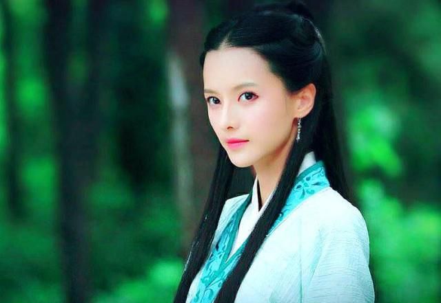 张芷溪内衣图片_张芷溪性感内衣