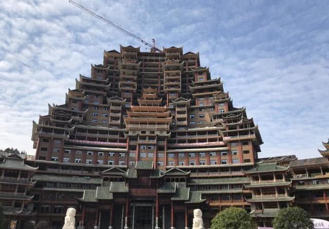 贵州一座神奇的建筑,耗资2亿建成,高达百米却没用一颗螺丝钉