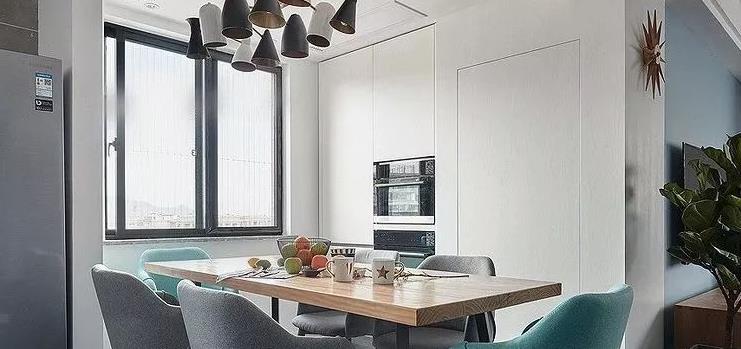 130平的北欧风三房,灰白色的厨房显得高档整洁