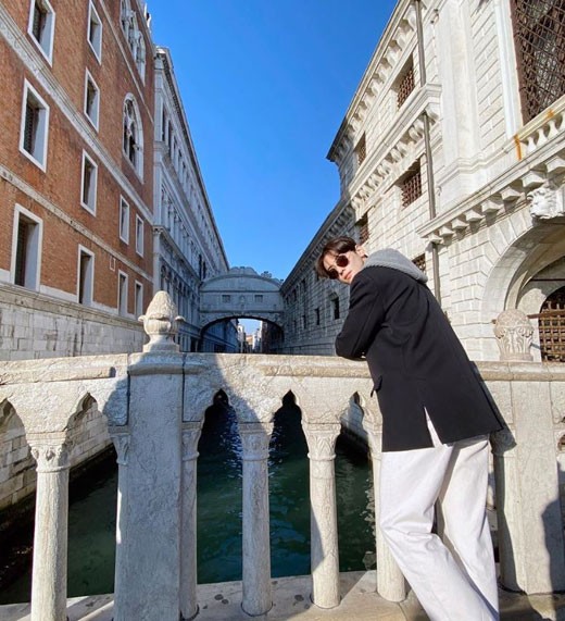 韩国艺人车银优sns发威尼斯旅行照