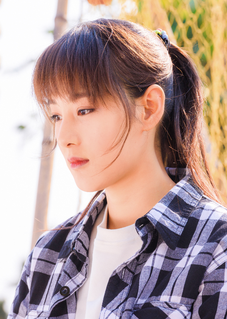 赵圆瑗主演电视剧《温暖的村庄》昨日火热献播