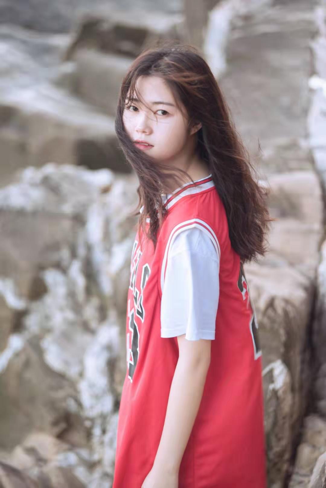 97年女大学生高颜值写真,青春告白:喜欢做自己想做的事情