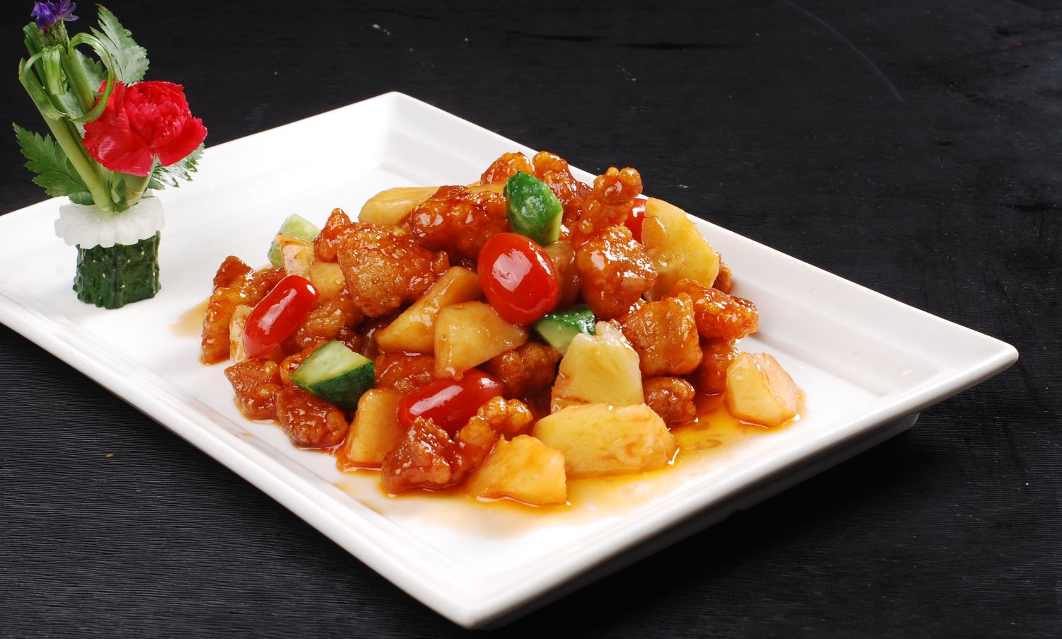 果味咕噜肉:咕噜肉又名古老肉,是一道广东的传统特色名菜.