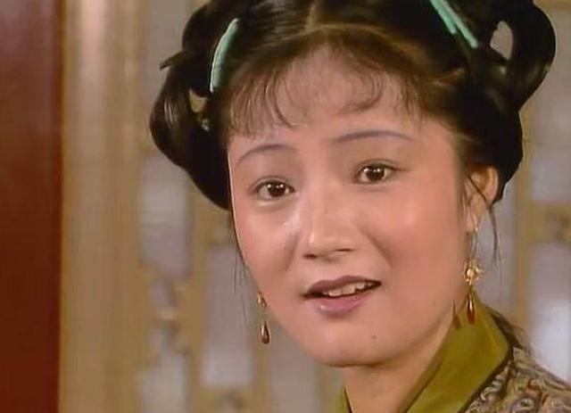 红楼梦里贾政看中了哪两个丫头?不是袭人和晴雯!|琥珀|贾政|丫鬟_ .