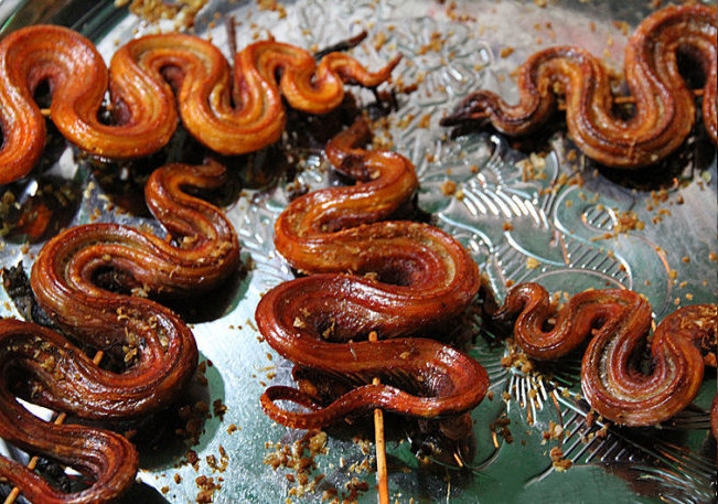 直击:街边的黑暗烧烤,最后一个资深吃货也很少尝试