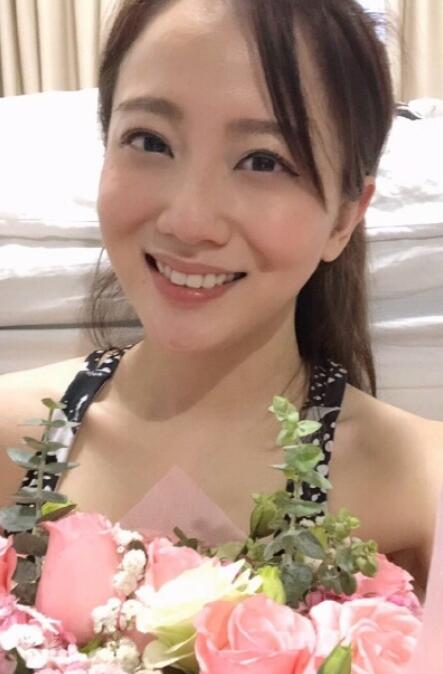 后来,陈美心将事业转回新加坡,重新返回歌坛发展,近几年已很少与师父