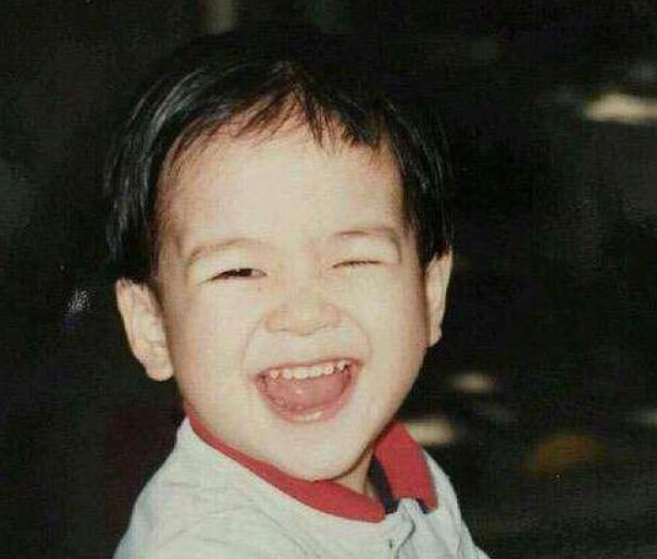 看了白敬亭童年照知道了啥叫成功逆袭完全像两个人