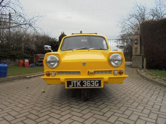 老照片:英国 tamworth 生产的小型三轮汽车 reliant regal