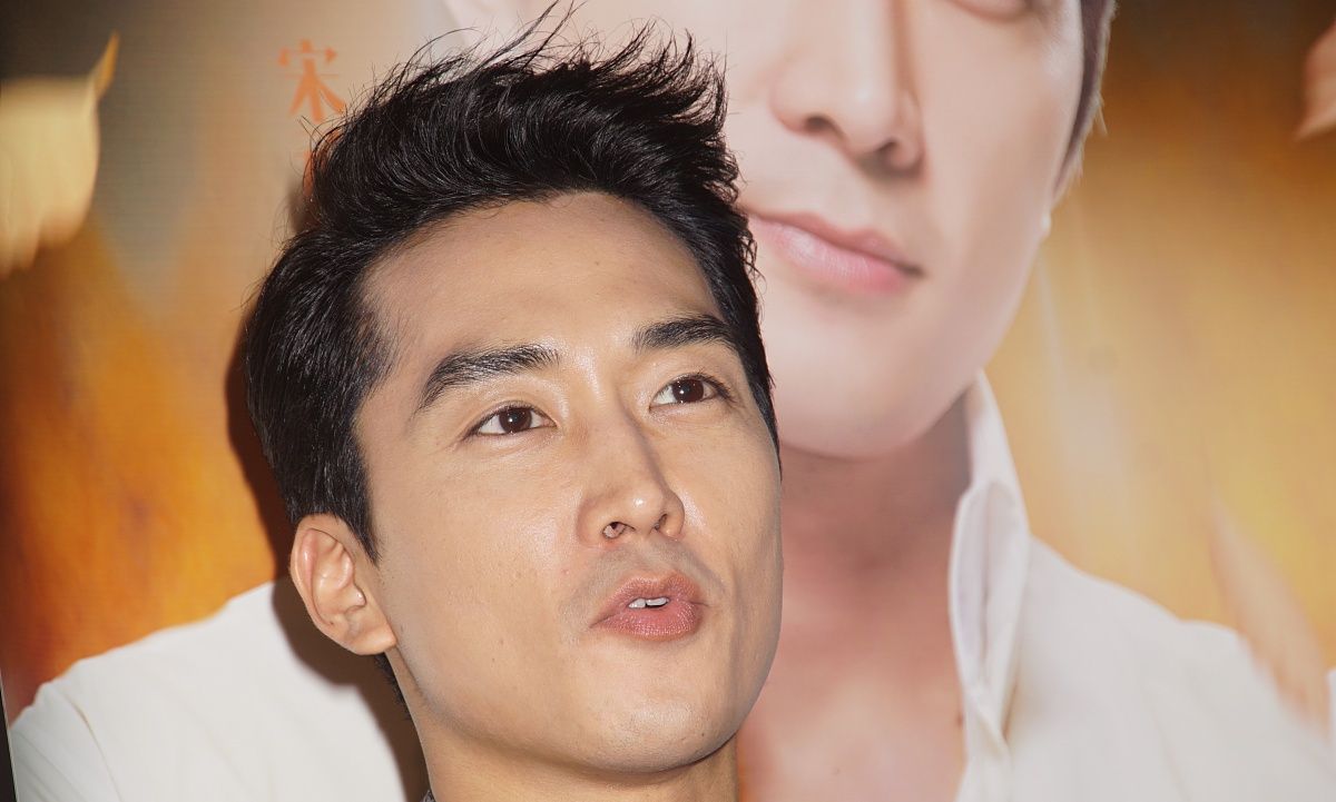 韩国人气偶像宋承宪