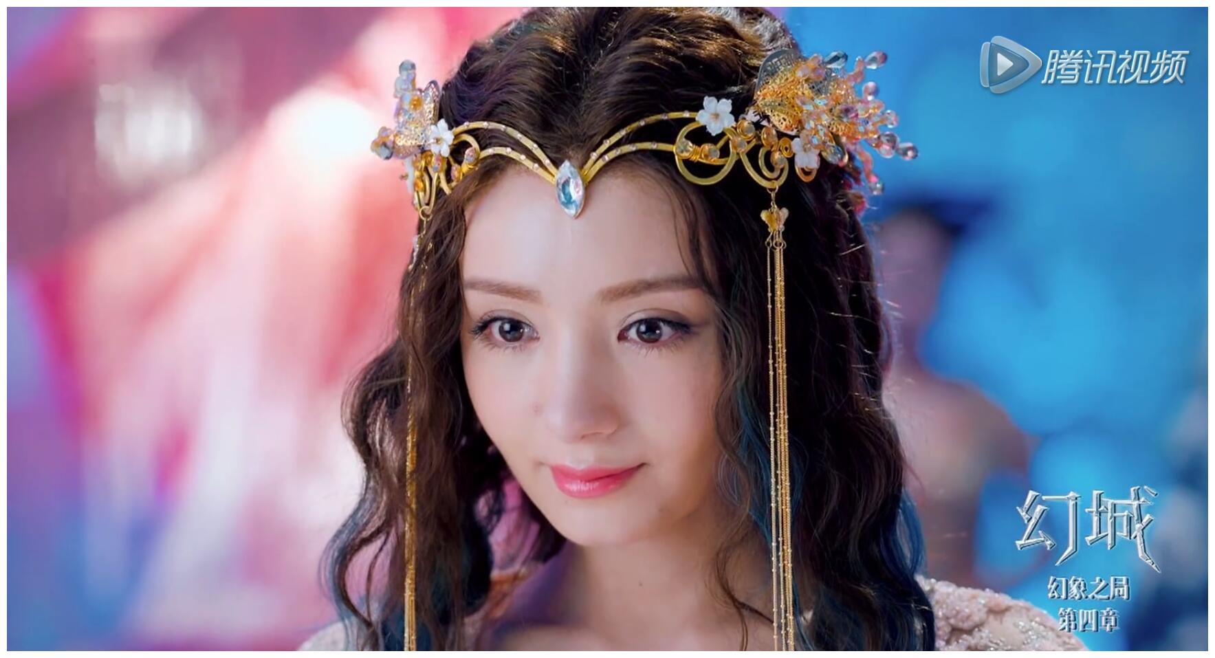 而白冰扮演的莲姬还是天真烂漫的少女,喜爱跳舞,她的卷发搭配串珠的