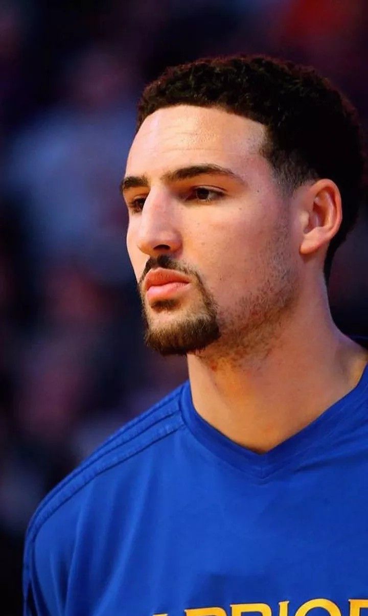 "佛光普照"克莱·汤普森这组壁纸非常赞哦|克莱汤普森|美图|佛光_新浪