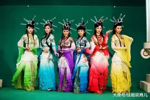 两版七仙女对比前者被誉为经典后者简直辣眼睛