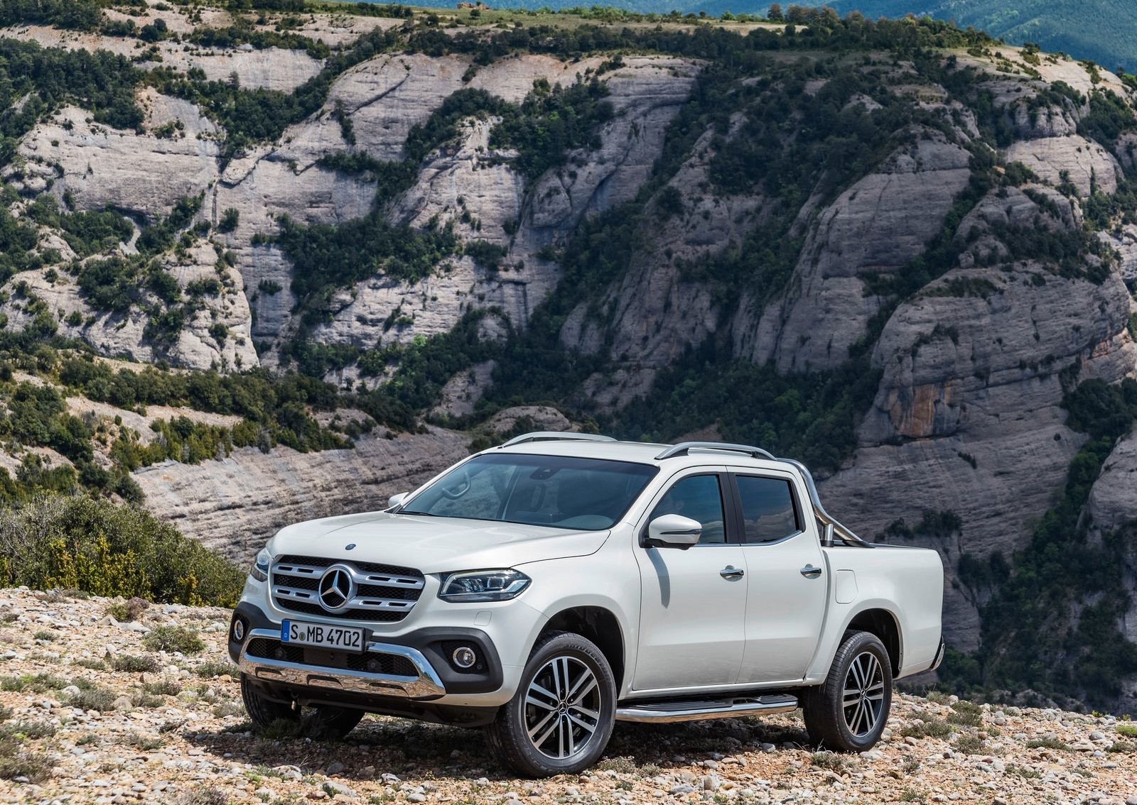 开着它去干农活吧,这是一款来自奔驰的皮卡,奔驰x-class