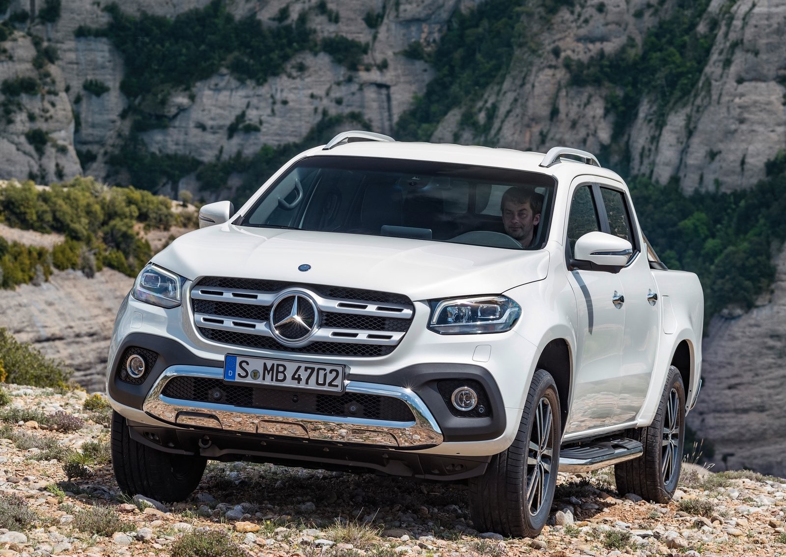 开着它去干农活吧,这是一款来自奔驰的皮卡,奔驰x-class