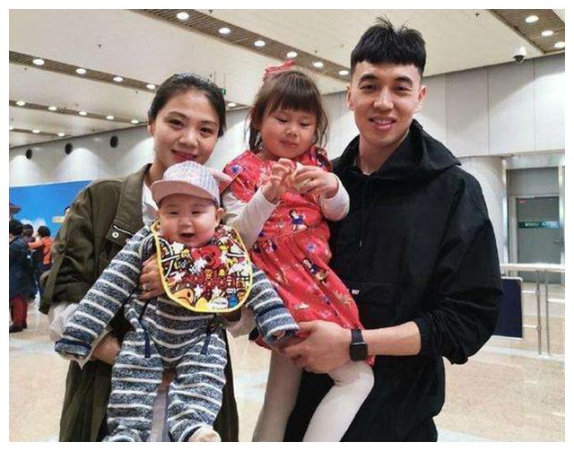 700万先生被激活,妻子是清华学霸|曾令旭|新疆男篮|山西队_新浪新闻