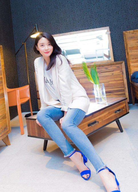 修长有型的长腿,姣好的面容,权娜拉就有让男人疯狂的本事|娜拉|身材