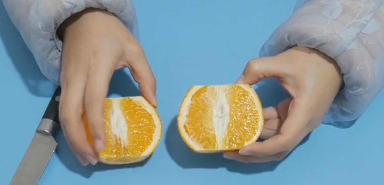两种橙子剥皮小窍门,学会了吃橙子和吃橘子一样轻松!
