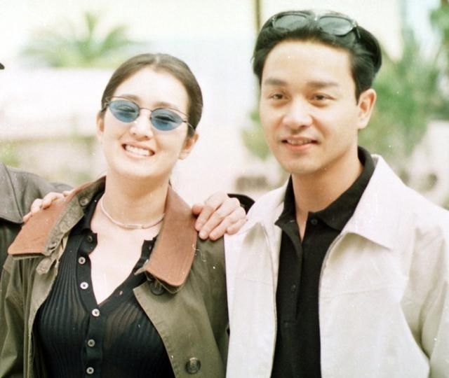 左起:梅艳芳,郑裕玲,刘嘉玲,张国荣,陈凯歌,张曼玉