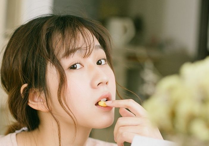 人像摄影水灵灵的素颜小美女唯美气质