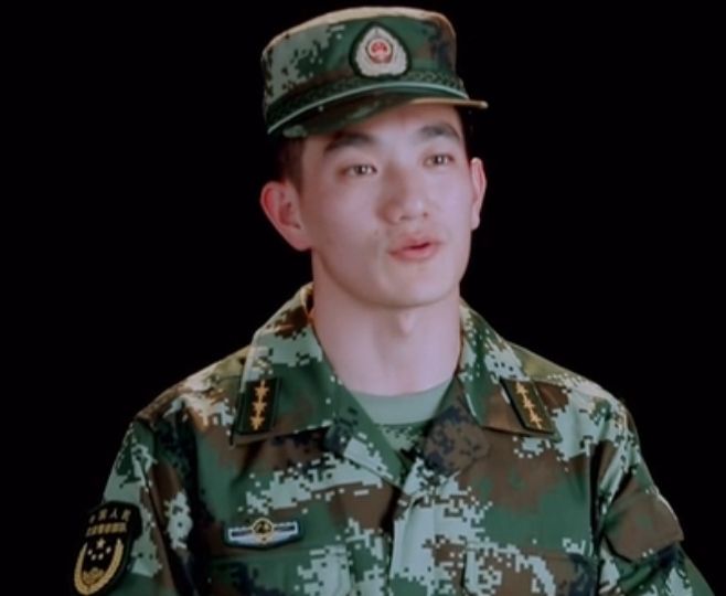 这两套军装是张馨予何捷穿过最美的情侣装网友一般人穿不上