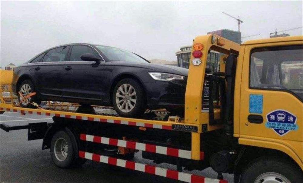 自动挡汽车抛锚叫拖车,注意这几个细节,不然拖车对汽车损伤不小