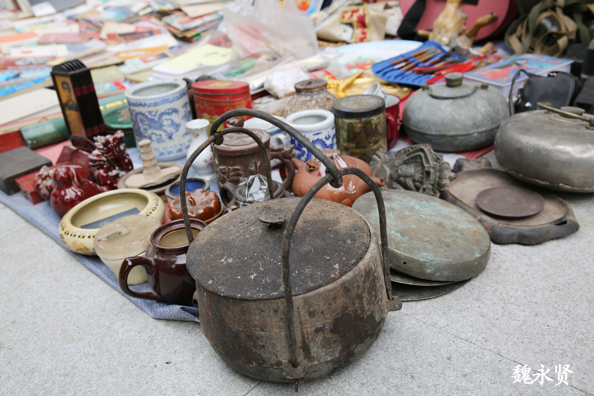 民间收藏,啥都有,也很接地气.