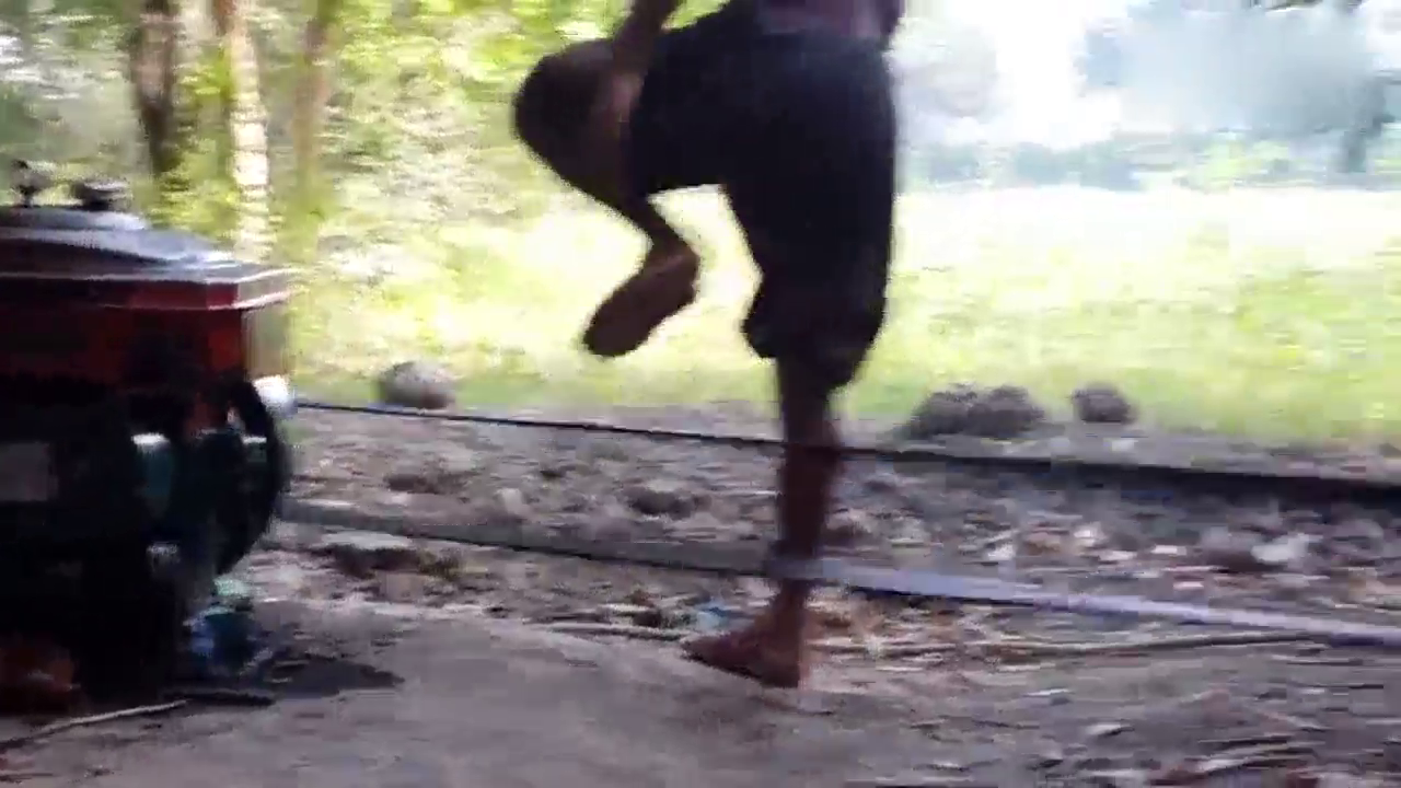 巴基斯坦人来中国旅游,却不敢坐高铁,问起原因