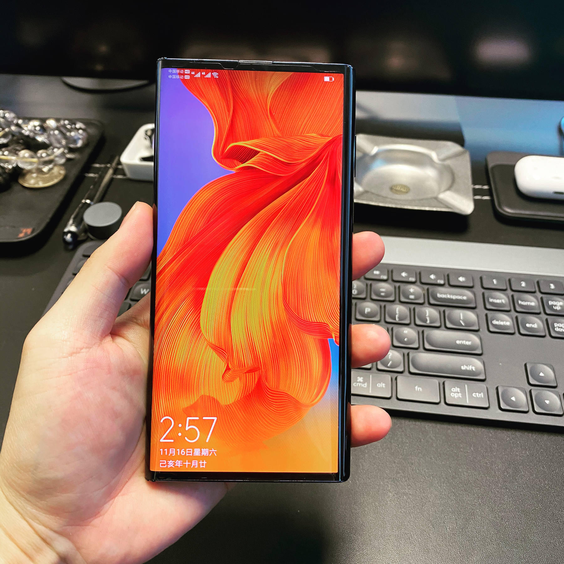 开箱16999抢到的华为matex打开包装盒后觉得值了