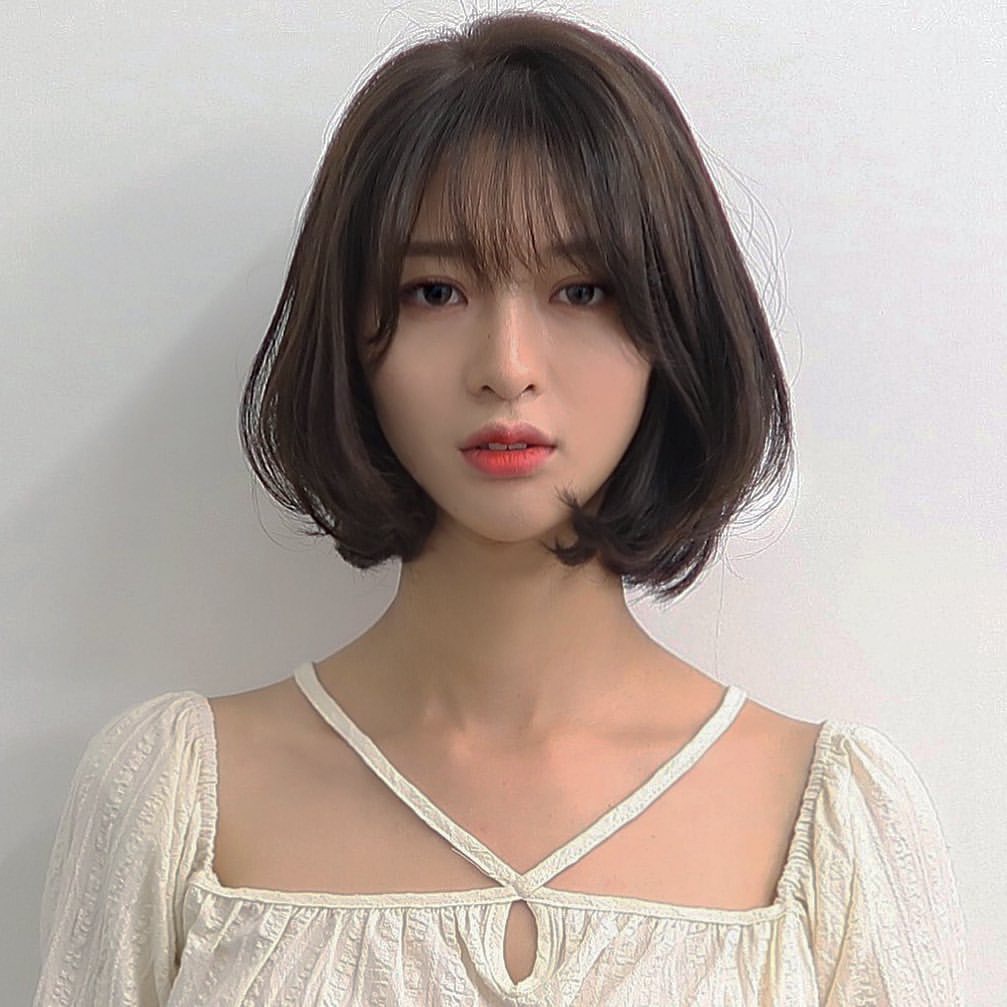 今年流行知性优雅的韩系发型,简单打理就很好看,换发型就这样剪