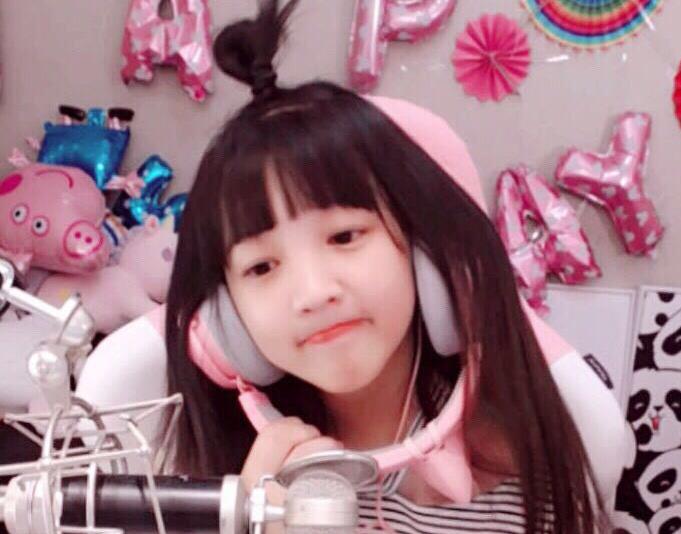 主播蓝战非携四小天盒转投斗鱼 熊猫水友称将集体追随|斗鱼|仓鼠|熊猫