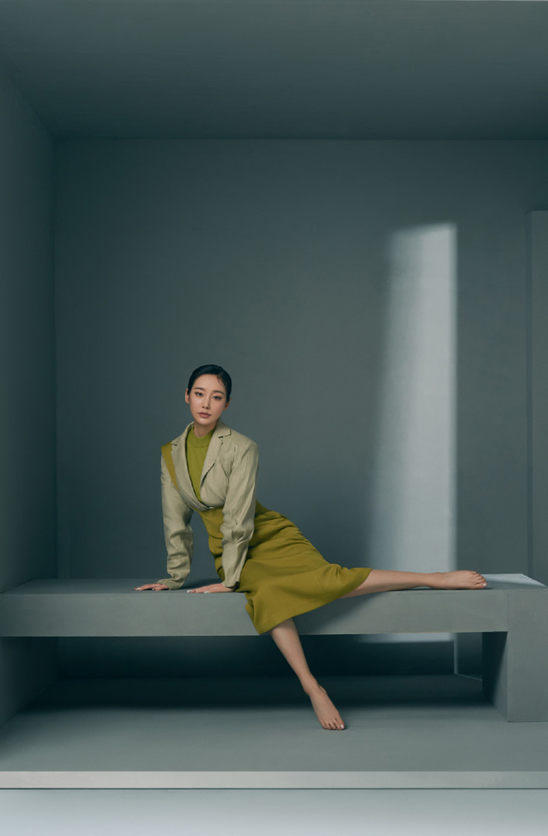 女演员李纯成熟性感魅力时尚写真|不肯去观音|李纯|时尚写真_新浪新闻