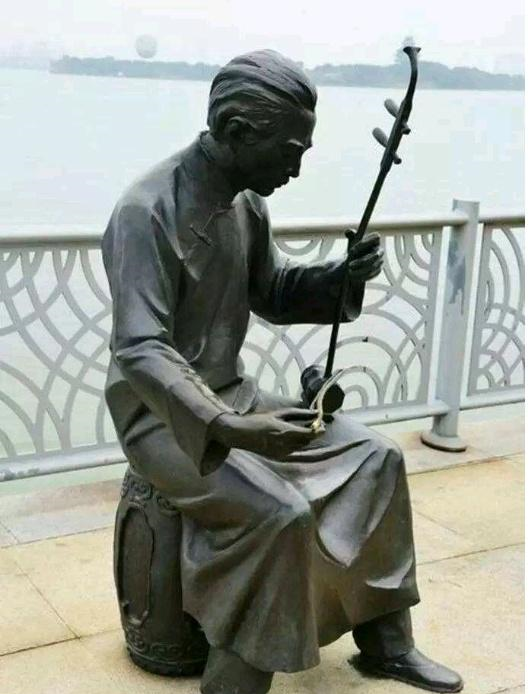 二胡名曲家瞎子阿炳,寡妇母亲无处可逃,道士老爹对外称儿是弟子