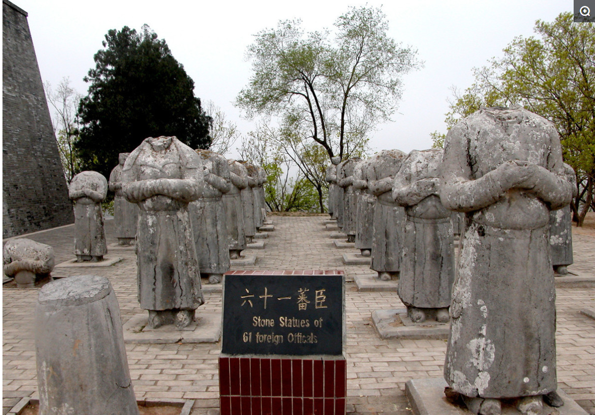探秘唯一未被盗的唐乾陵，武则天墓前的61尊石人像为何都没有头？|石人像|乾陵|武则天_新浪新闻