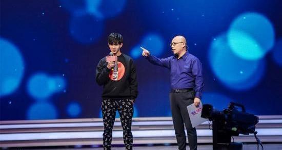 非诚勿扰:帅气男嘉宾来头不小,一登场亮相,直接刷新爆灯纪录!