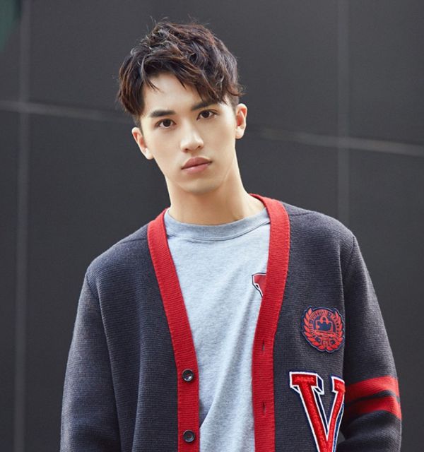 人气偶像许魏洲,帅气时尚写真,酷炫青春阳光大男孩