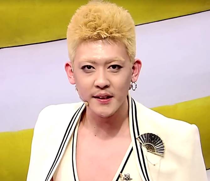 《奇葩说第六季》开播,马东越活越年轻,猜猜他的眼袋怎么割的?