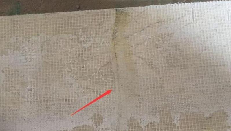 定制大理石时，业主执意要用裂开的，连泥工师傅都感到不解