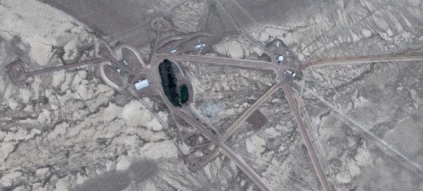 从谷歌卫星地图上看美国著名的51区各种奇观建筑究竟有何用途