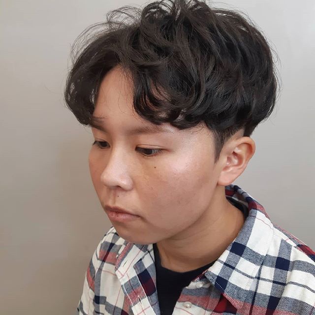 男生流行逗号头简约时尚又减龄00后都喜欢剪这样的发型