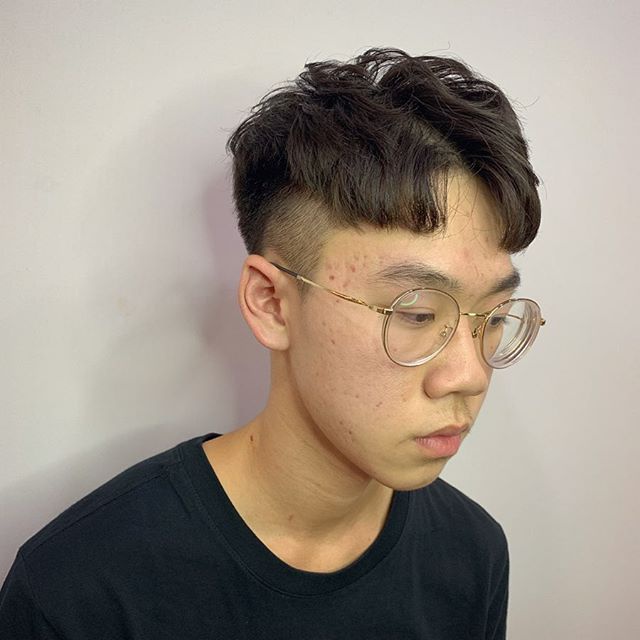 男生流行逗号头简约时尚又减龄00后都喜欢剪这样的发型